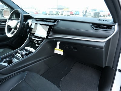 2026 Jeep Grand Cherokee Laredo Altitude