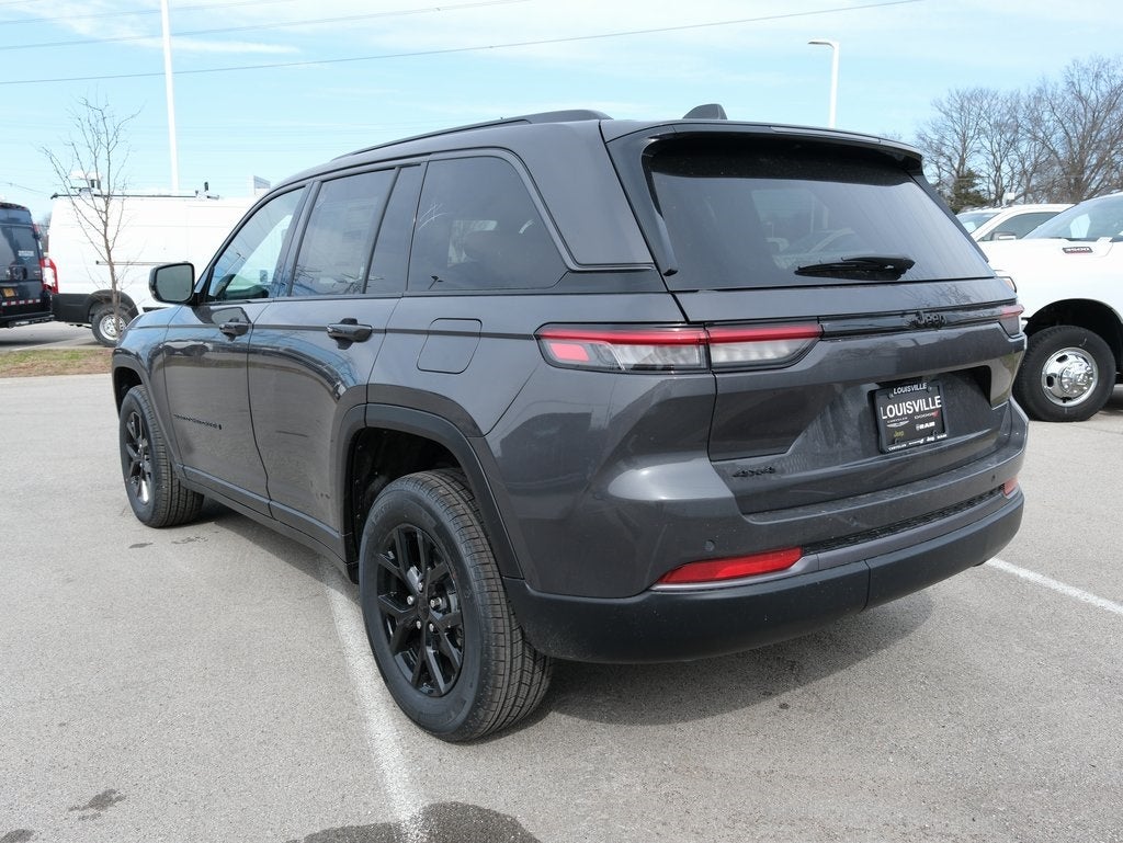 2026 Jeep Grand Cherokee Laredo Altitude