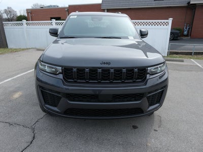 2026 Jeep Grand Cherokee Laredo Altitude