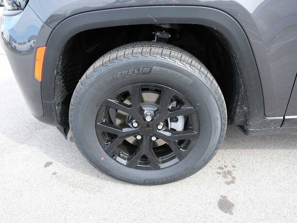 2026 Jeep Grand Cherokee Laredo Altitude