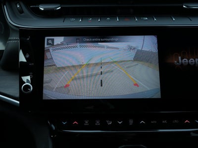 2026 Jeep Grand Cherokee Laredo Altitude