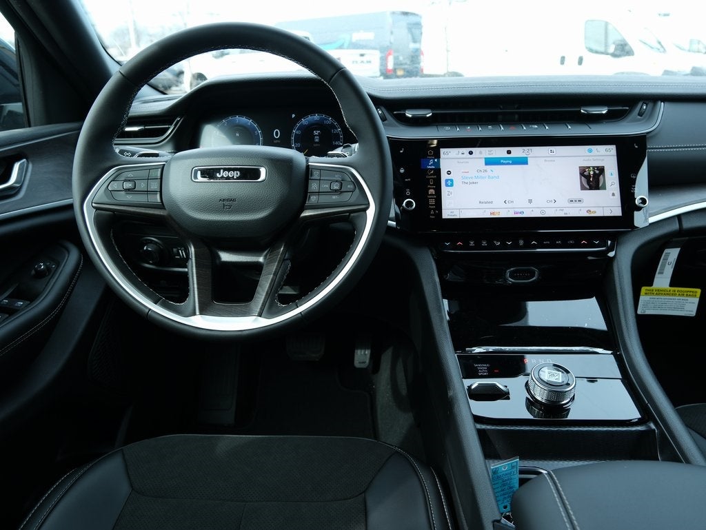 2026 Jeep Grand Cherokee Laredo Altitude