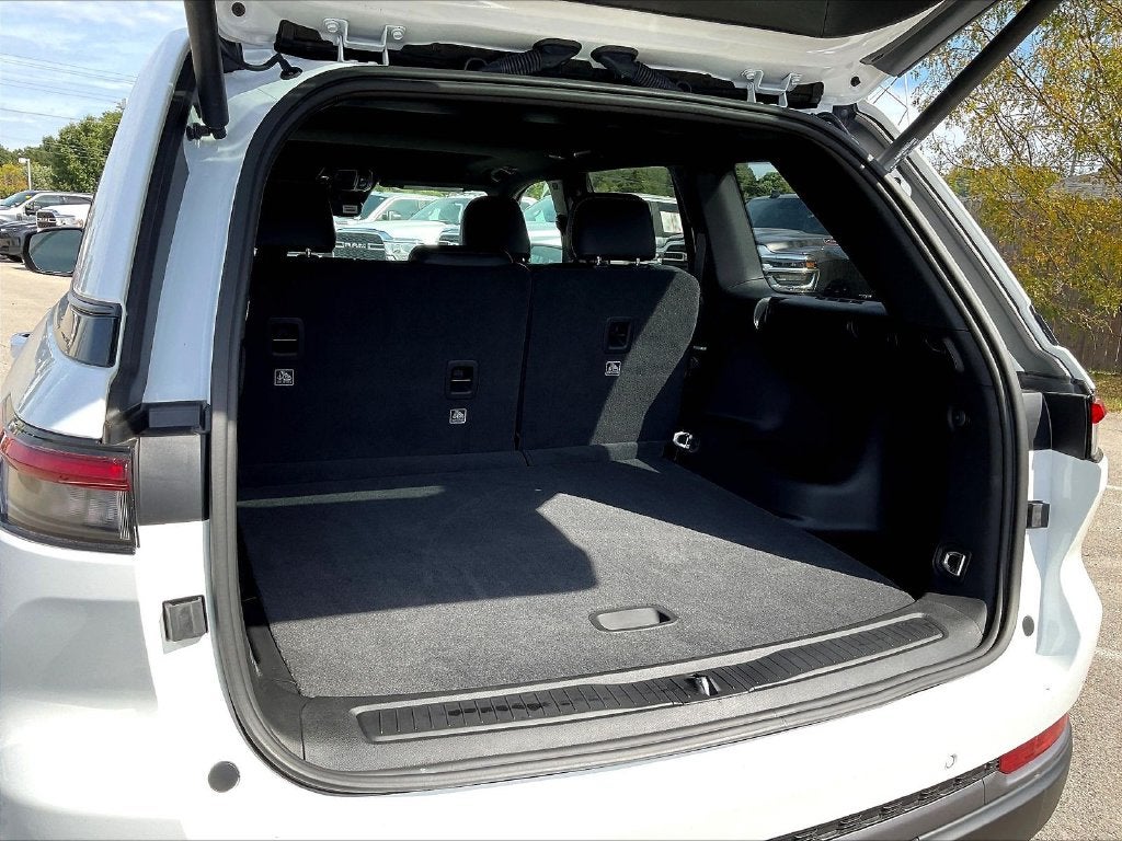 2027 Jeep Grand Cherokee Altitude