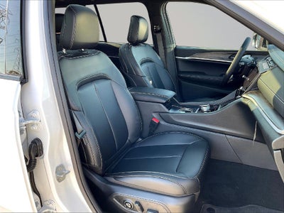 2027 Jeep Grand Cherokee Limited Altitude