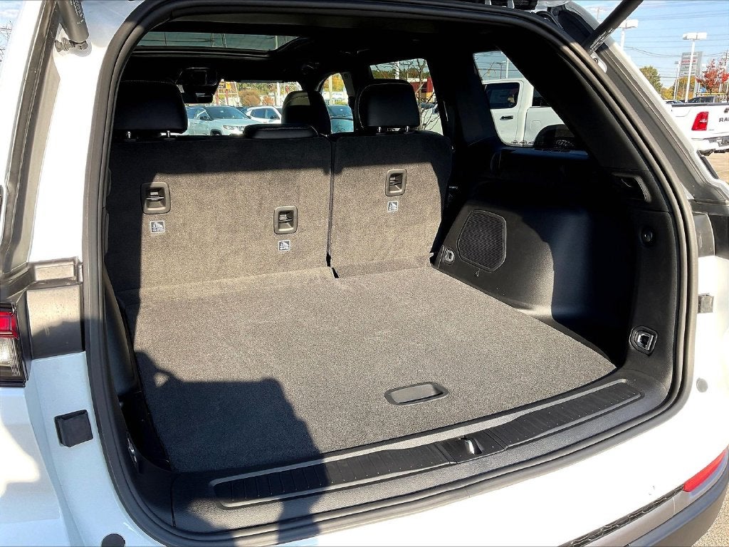2027 Jeep Grand Cherokee Limited Altitude