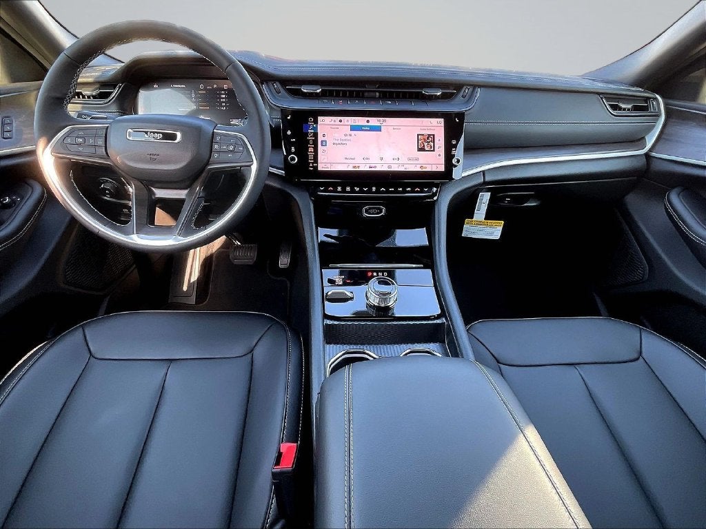 2027 Jeep Grand Cherokee Limited Altitude