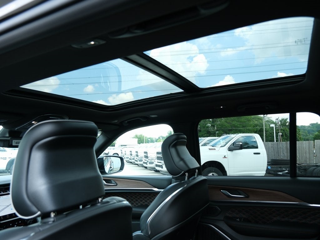 2025 Jeep Grand Cherokee Summit