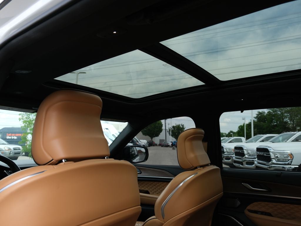 2023 Jeep Grand Cherokee Summit