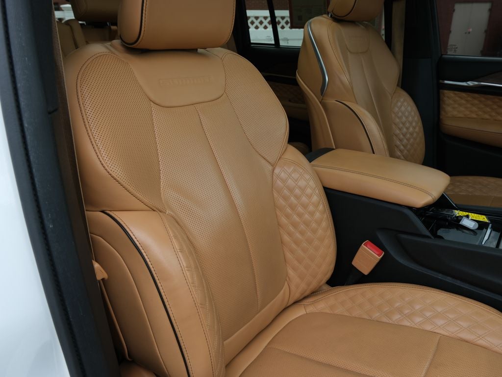 2023 Jeep Grand Cherokee Summit