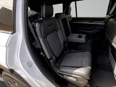 2027 Jeep Grand Cherokee L Laredo Altitude