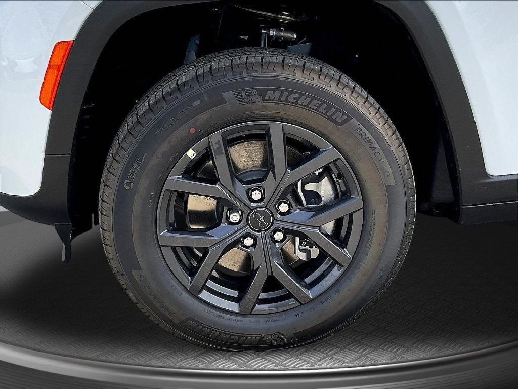 2027 Jeep Grand Cherokee L Laredo Altitude
