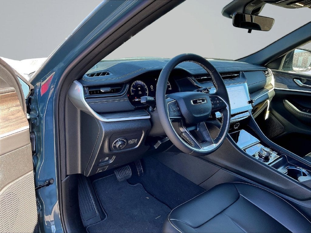 2027 Jeep Grand Cherokee L Limited Altitude