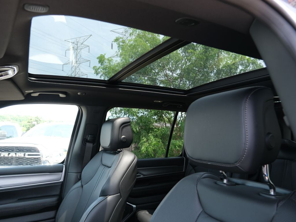 2026 Jeep Grand Wagoneer Base