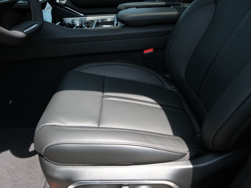 2026 Jeep Grand Wagoneer Base