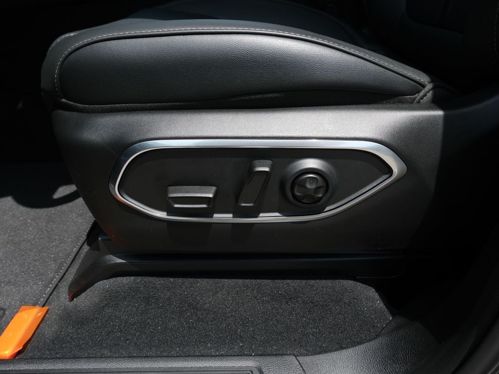 2026 Jeep Grand Wagoneer Base