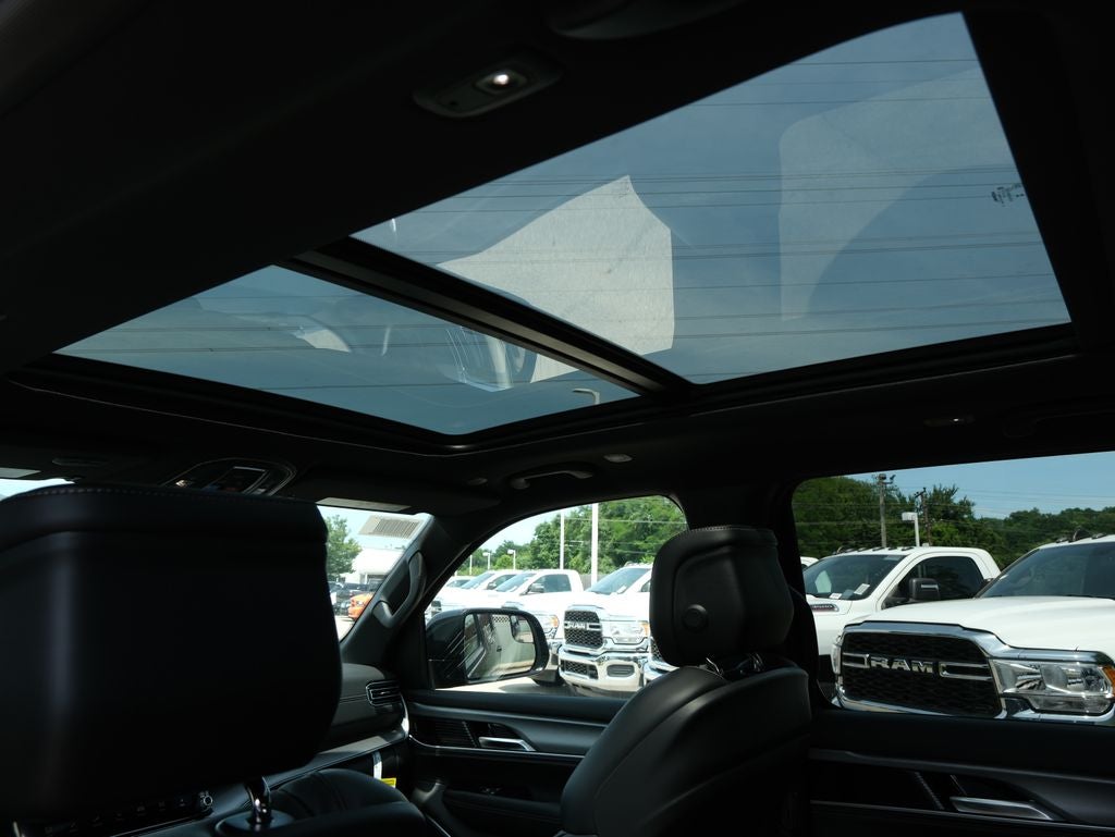 2026 Jeep Grand Wagoneer Base