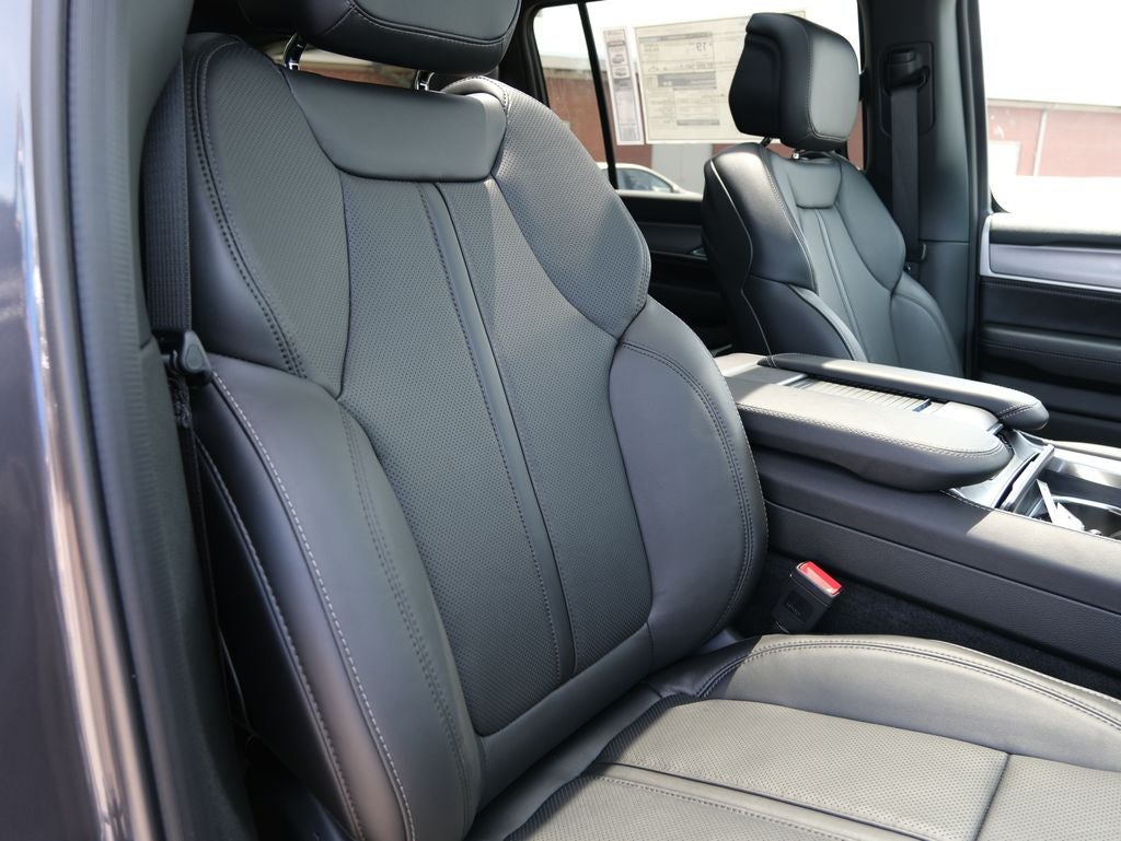 2026 Jeep Grand Wagoneer Base