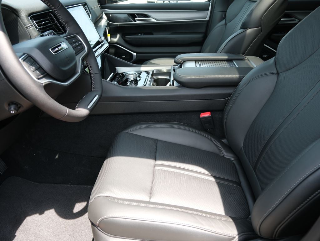2026 Jeep Grand Wagoneer Base