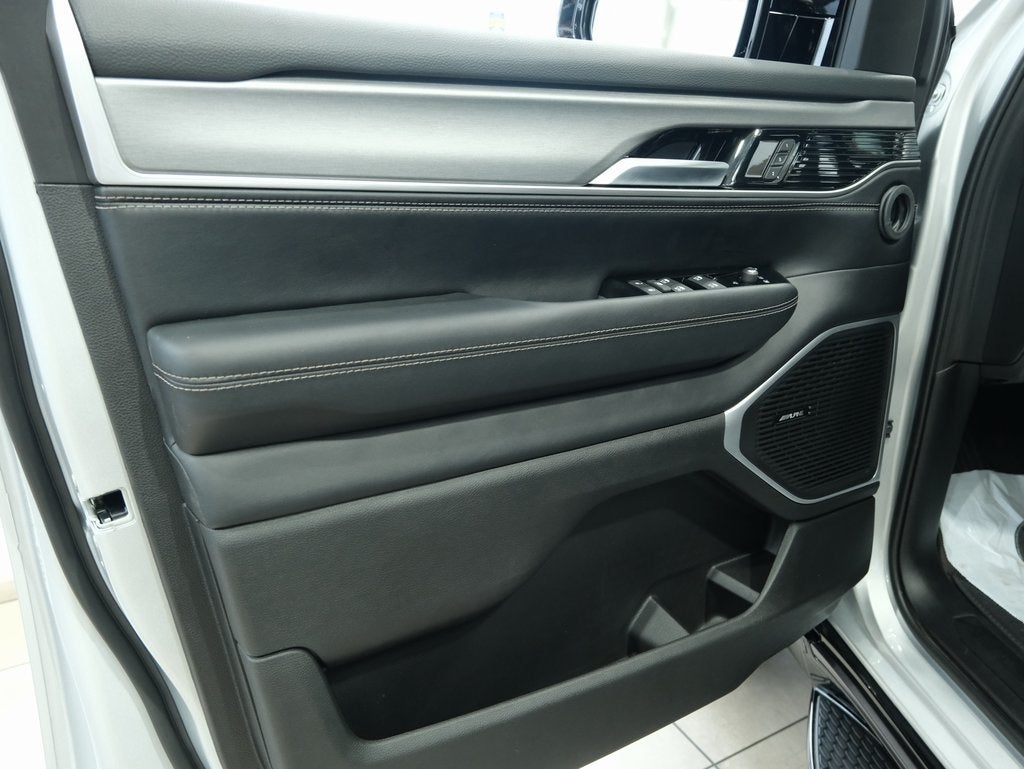 2026 Jeep Grand Wagoneer Limited Altitude