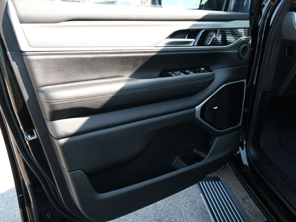 2026 Jeep Grand Wagoneer Limited Reserve