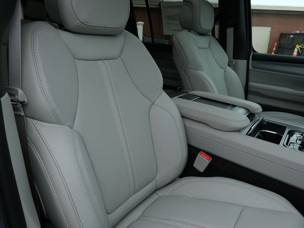 2026 Jeep Grand Wagoneer Limited Reserve