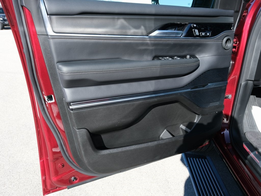 2026 Jeep Grand Wagoneer Summitt Obsidian