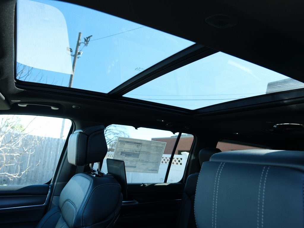 2026 Jeep Grand Wagoneer Summitt Obsidian