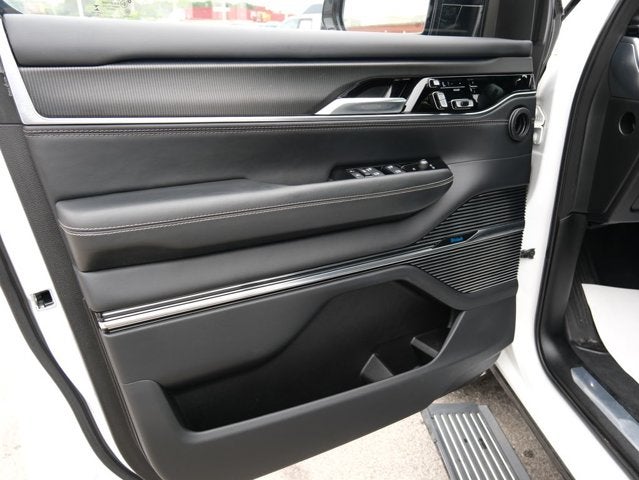 2023 Jeep Grand Wagoneer Series II