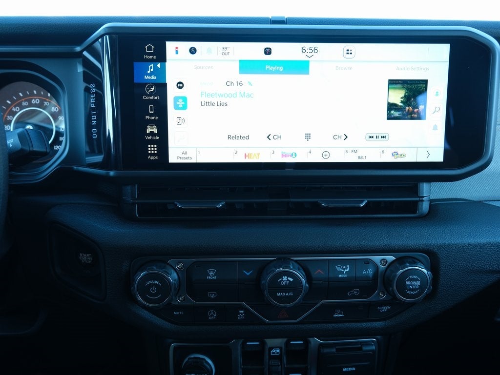 2026 Jeep Gladiator Sport