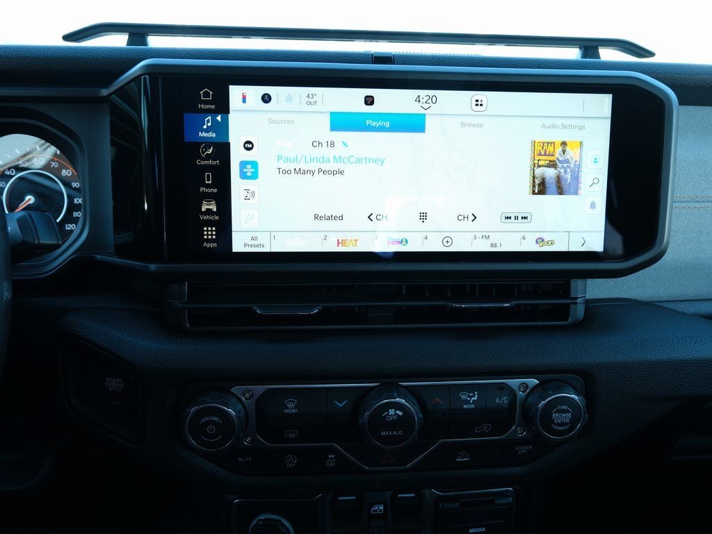 2026 Jeep Gladiator Sport