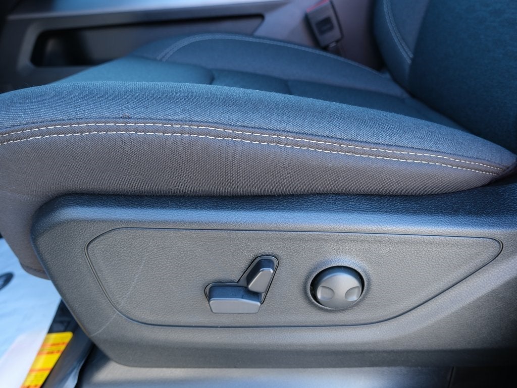 2026 RAM 1500 Big Horn/Lone Star Night Edition