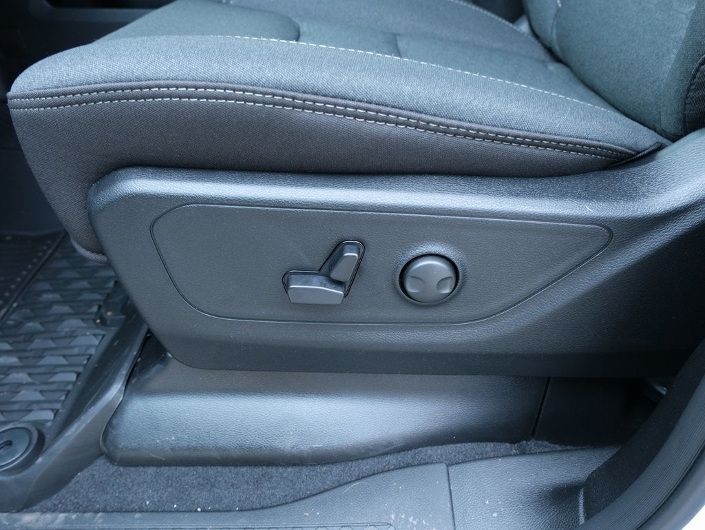 2026 RAM 1500 Big Horn/Lone Star Night Edition