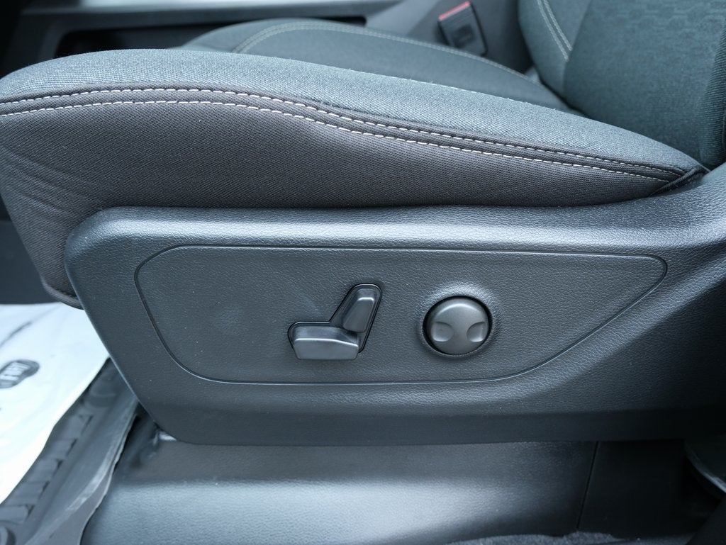 2026 RAM 1500 Big Horn/Lone Star Night Edition