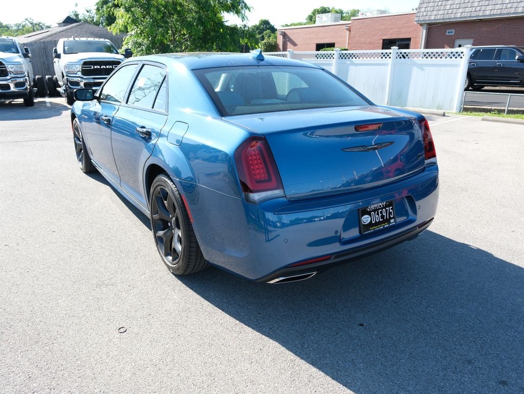 2022 Chrysler 300 Touring