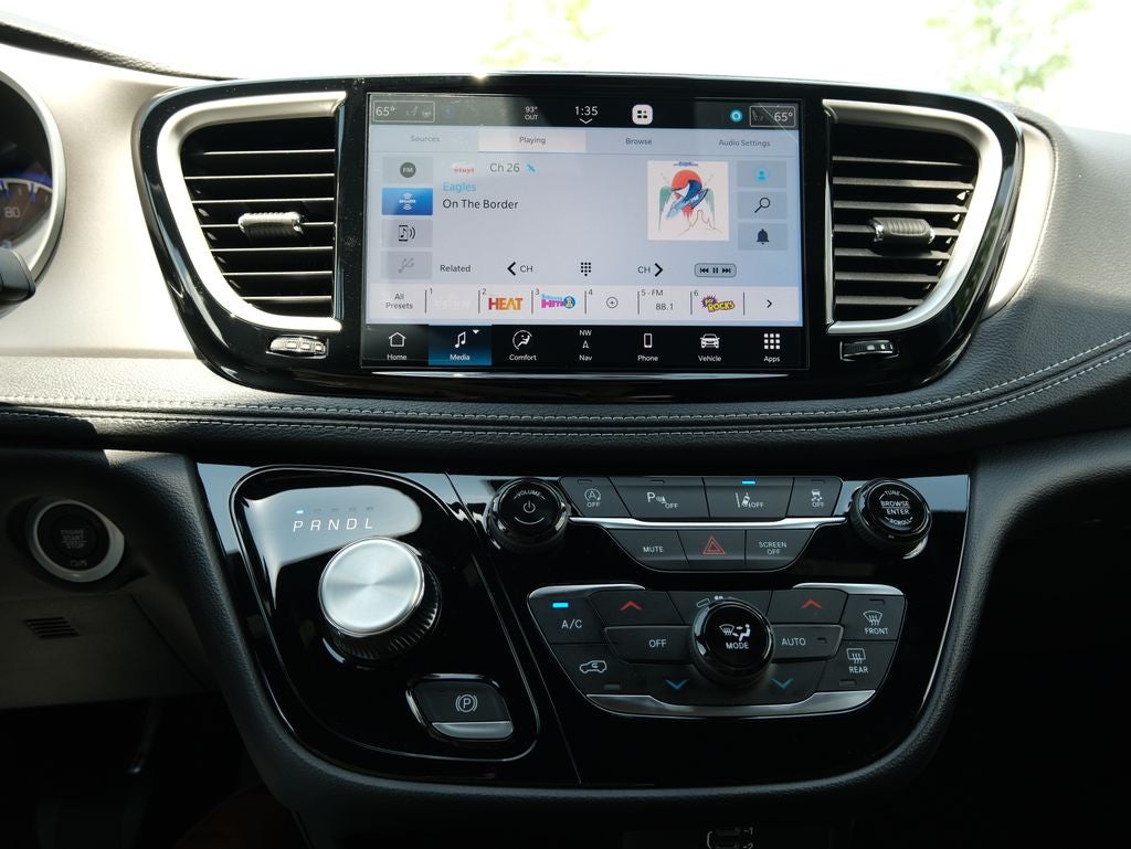 2027 Chrysler Pacifica Select