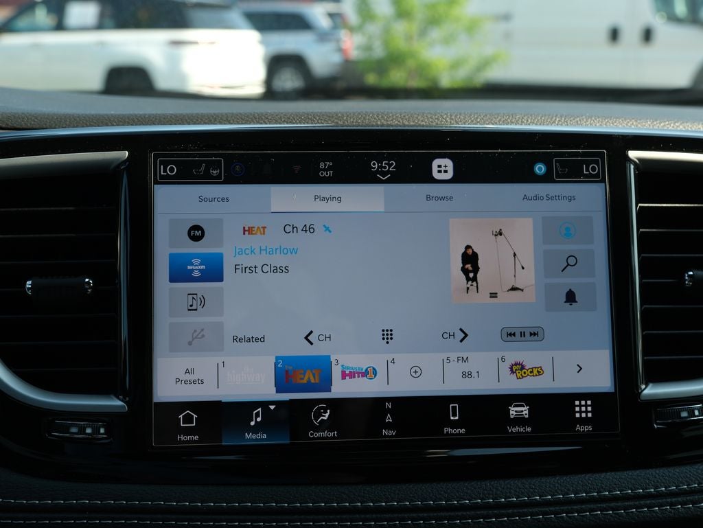 2027 Chrysler Pacifica Select