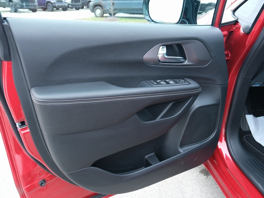 2026 Chrysler Voyager LX