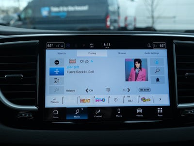 2026 Chrysler Voyager LX