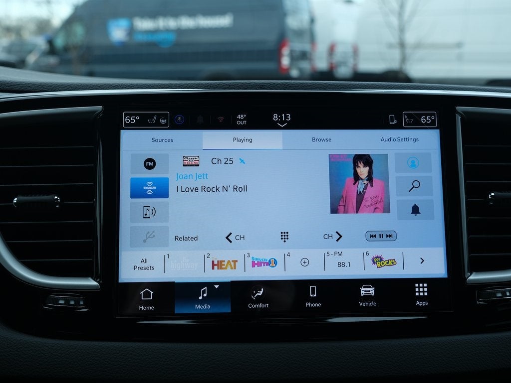 2026 Chrysler Voyager LX