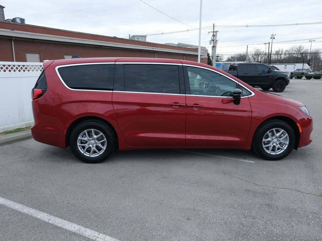 2026 Chrysler Voyager LX