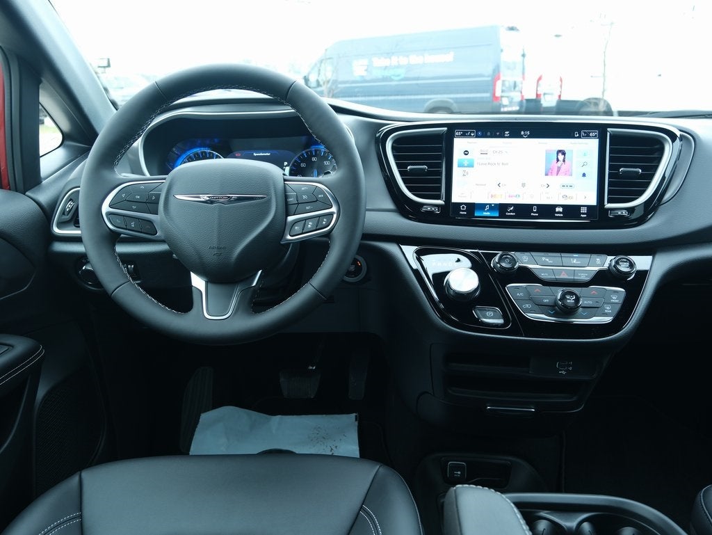 2026 Chrysler Voyager LX