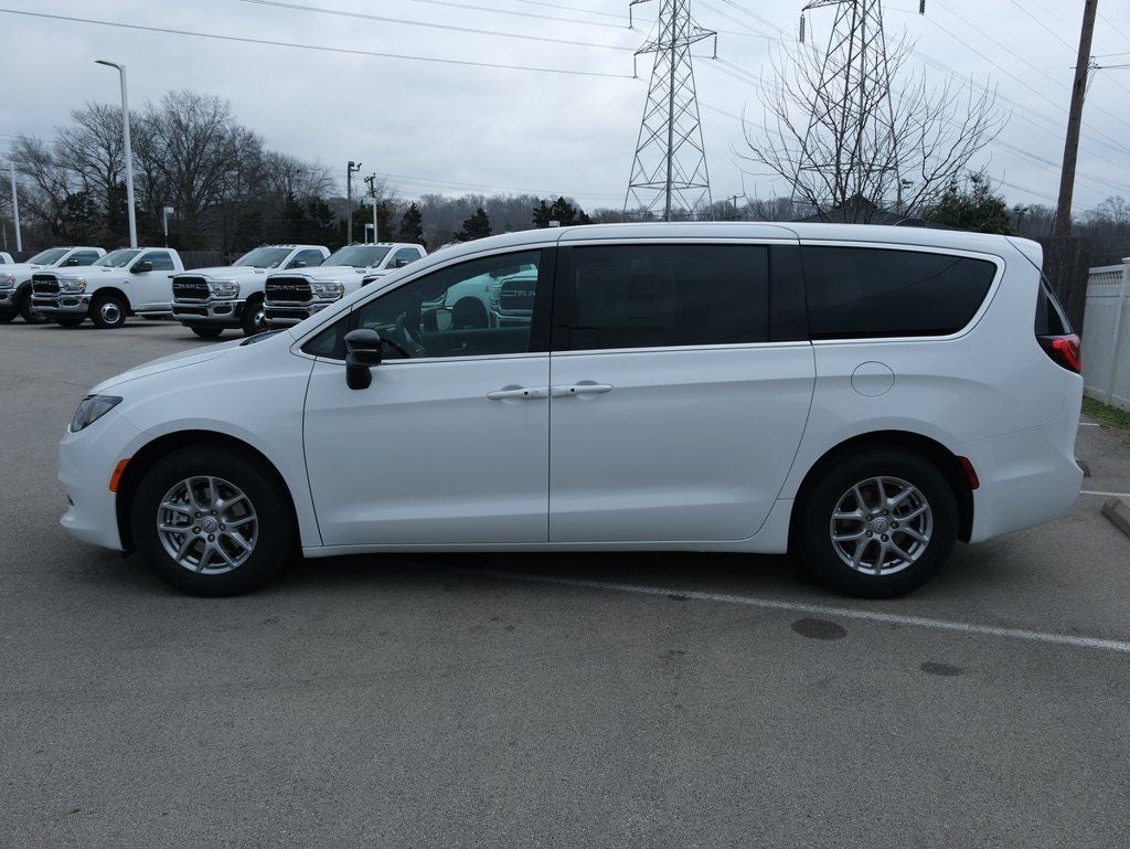 2026 Chrysler Voyager LX