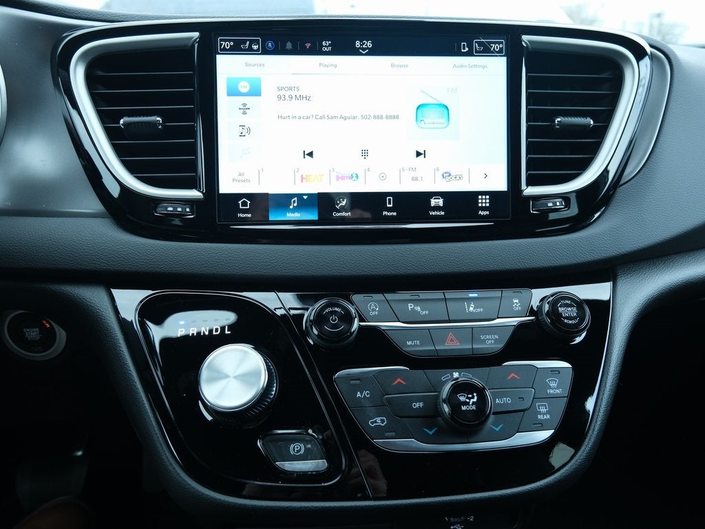 2026 Chrysler Voyager LX