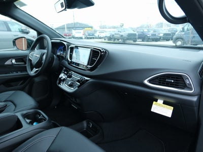 2026 Chrysler Voyager LX