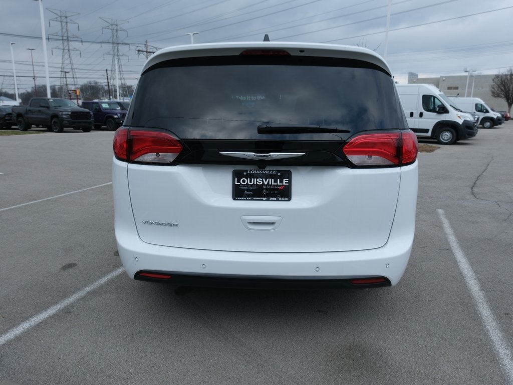 2026 Chrysler Voyager LX