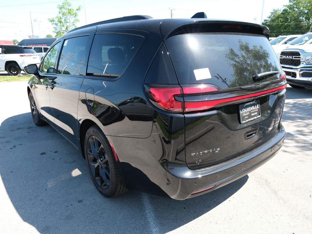 2026 Chrysler Pacifica Limited S