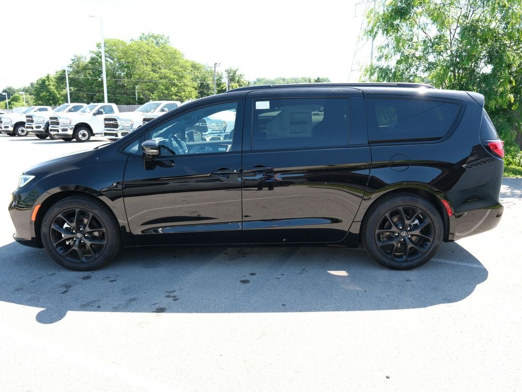 2026 Chrysler Pacifica Limited S