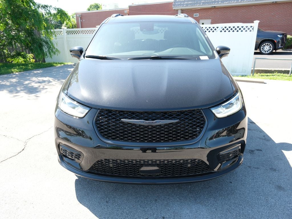 2026 Chrysler Pacifica Limited S