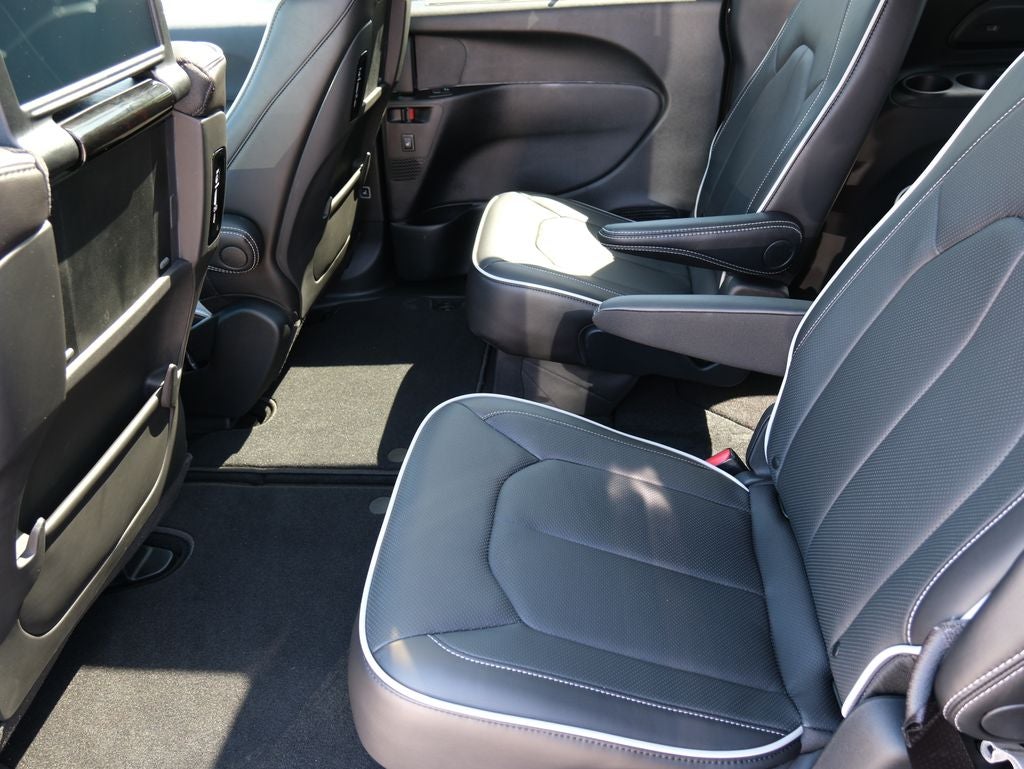 2026 Chrysler Pacifica Limited S
