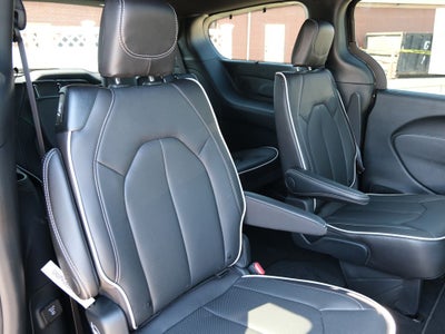 2026 Chrysler Pacifica Limited S
